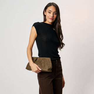 Elva Croco Clutch